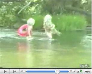 Video: 5-jarige vangt grote vis met de hand