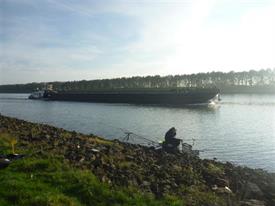 Dirk Ekkelenkamp met boot (Small)