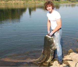 Duitser haalt vis van 102 kilo boven