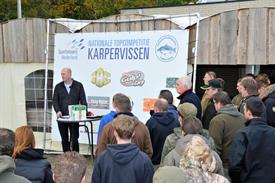 Gerwin met deelnemers bij opening 3