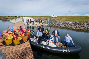 Nieuwe botenhelling en steiger Quackstrand officieel geopend