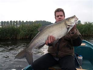 Roofvissen: slepen op roofblei