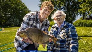 Samen VISsen - vissen met ouderen van zorgcentra (video)