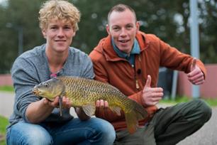 VISblad TV: met de drijvende broodkorst op karper