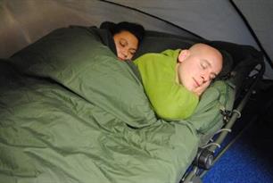 Vuurdoop: Nash 2-persoons bedchair